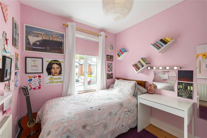https://photos-a.propertyimages.ie/media/7/7/8/4935877/e2b5905f-7eda-4169-8080-f9ece9ef81b9_l.jpg