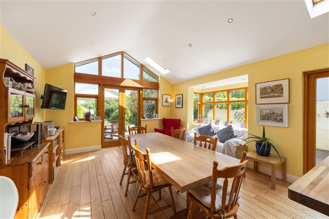 https://photos-a.propertyimages.ie/media/7/7/8/4935877/e2b5905f-7eda-4169-8080-f9ece9ef81b9_l.jpg
