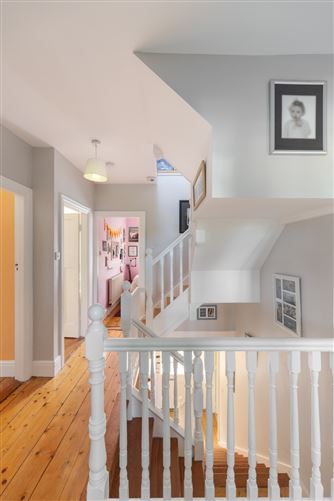 https://photos-a.propertyimages.ie/media/7/7/8/4935877/e2b5905f-7eda-4169-8080-f9ece9ef81b9_l.jpg
