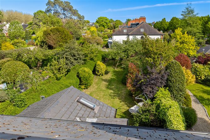 https://photos-a.propertyimages.ie/media/7/7/8/4935877/e2b5905f-7eda-4169-8080-f9ece9ef81b9_l.jpg