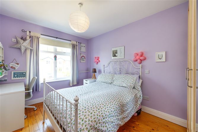 https://photos-a.propertyimages.ie/media/7/7/8/4935877/e2b5905f-7eda-4169-8080-f9ece9ef81b9_l.jpg