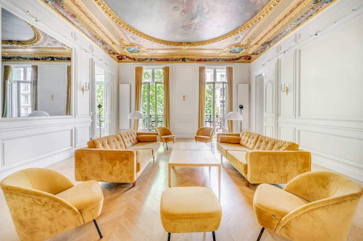 Elegant Outlook,Paris,Île-de-France,France