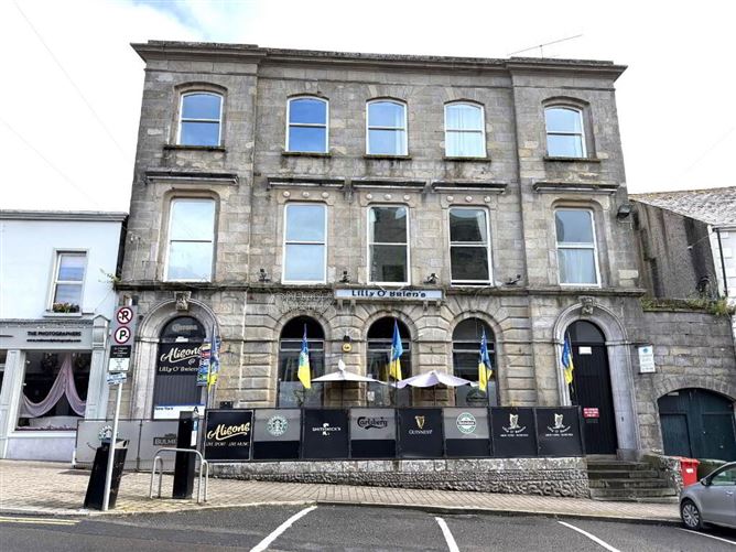 Lilly O`briens Public House & Apartments, Castle Street, Roscrea, Tipperary