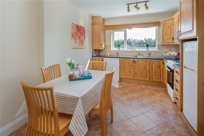 25 Meadowlands, Broomfield Village, Midleton, Cork