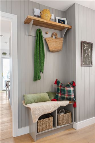 https://photos-a.propertyimages.ie/media/7/7/9/4835977/cd5ed021-bb40-4645-9938-4ddbc9f8ae1a_l.jpg