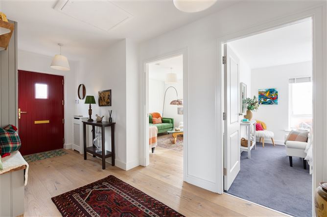 https://photos-a.propertyimages.ie/media/7/7/9/4835977/cd5ed021-bb40-4645-9938-4ddbc9f8ae1a_l.jpg