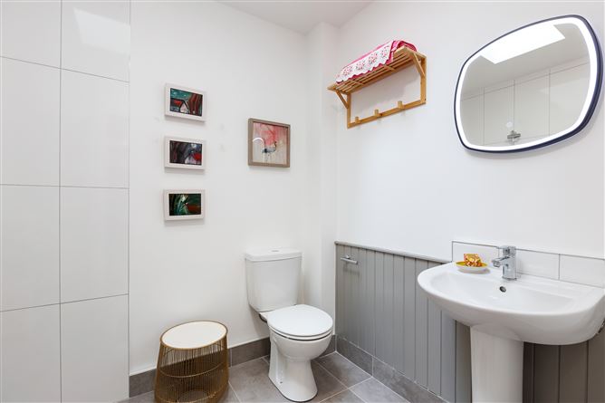 https://photos-a.propertyimages.ie/media/7/7/9/4835977/cd5ed021-bb40-4645-9938-4ddbc9f8ae1a_l.jpg