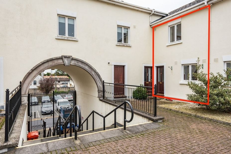 2 The Court, Main Street, Newbridge, Co.Kildare. 