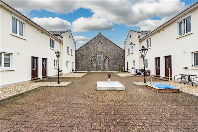 2 The Court, Main Street, Newbridge, Co.Kildare. 