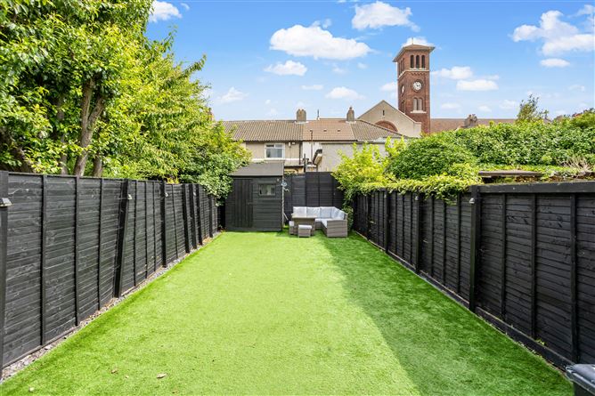 https://photos-a.propertyimages.ie/media/7/8/0/4940087/3d9fbb68-c6c2-4cd4-bcd1-9bec895d4b0c_l.jpg
