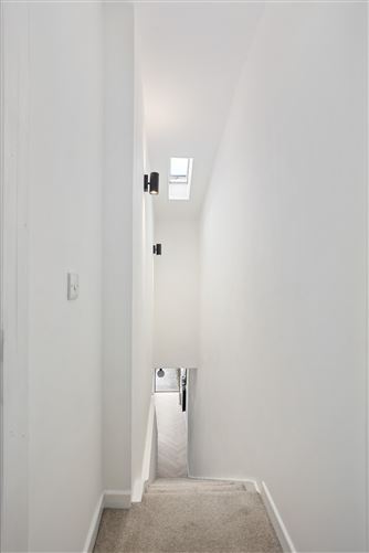 https://photos-a.propertyimages.ie/media/7/8/0/4940087/3d9fbb68-c6c2-4cd4-bcd1-9bec895d4b0c_l.jpg