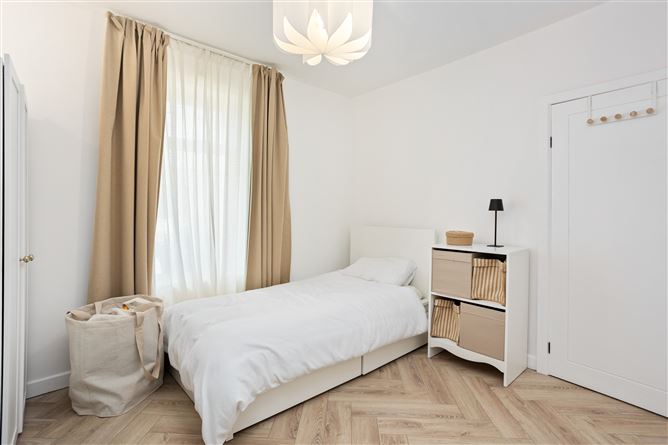 https://photos-a.propertyimages.ie/media/7/8/0/4940087/3d9fbb68-c6c2-4cd4-bcd1-9bec895d4b0c_l.jpg