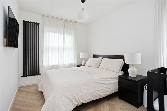 https://photos-a.propertyimages.ie/media/7/8/0/4940087/3d9fbb68-c6c2-4cd4-bcd1-9bec895d4b0c_l.jpg
