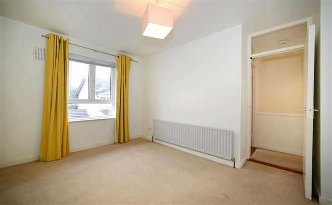 7 St Finian's Crescent, Lucan, Dublin