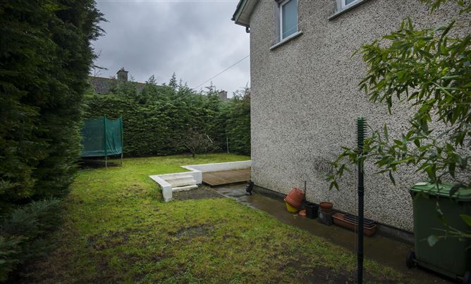7 St Finian's Crescent, Lucan, Dublin