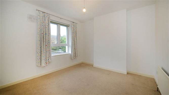 7 St Finian's Crescent, Lucan, Dublin