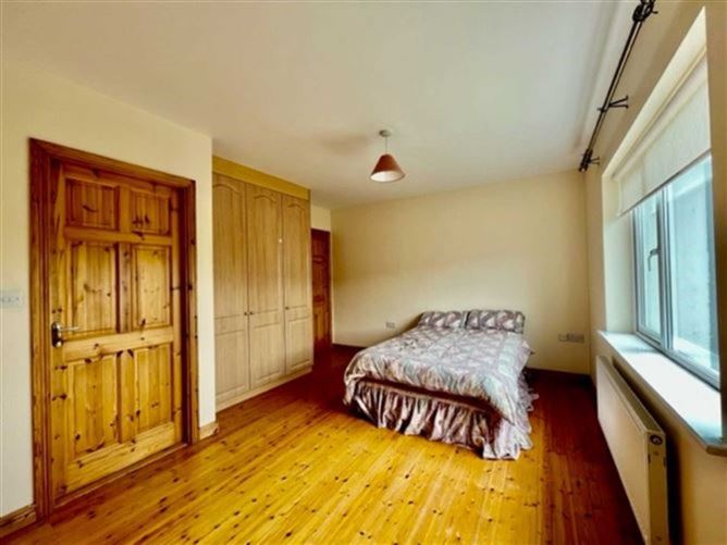 No.6 The Grove, Gort, County Galway