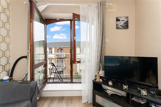 56 The Weavers, Meath Place, Dublin 8