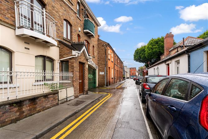 56 The Weavers, Meath Place, Dublin 8