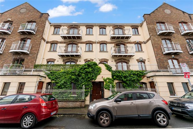 56 The Weavers, Meath Place, Dublin 8