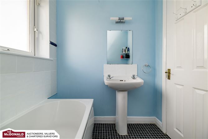 64 Na Cluainte, Portarlington, Offaly