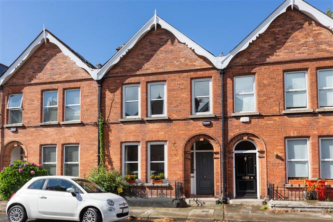 https://photos-a.propertyimages.ie/media/7/8/1/4956187/10ce8df3-581c-482c-949e-a2e5fc4a3354_l.jpg