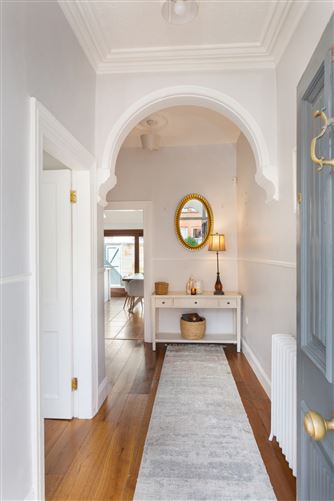 https://photos-a.propertyimages.ie/media/7/8/1/4956187/10ce8df3-581c-482c-949e-a2e5fc4a3354_l.jpg