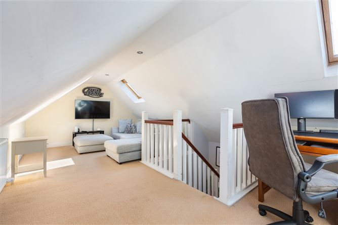 https://photos-a.propertyimages.ie/media/7/8/1/4956187/10ce8df3-581c-482c-949e-a2e5fc4a3354_l.jpg