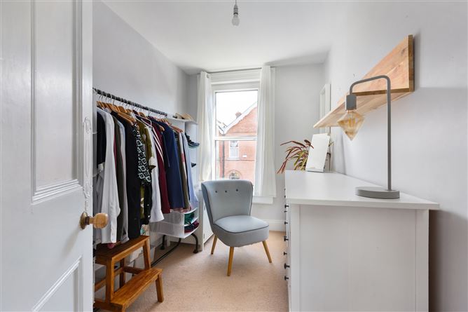 https://photos-a.propertyimages.ie/media/7/8/1/4956187/10ce8df3-581c-482c-949e-a2e5fc4a3354_l.jpg