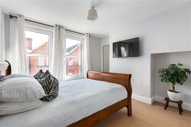 https://photos-a.propertyimages.ie/media/7/8/1/4956187/10ce8df3-581c-482c-949e-a2e5fc4a3354_l.jpg