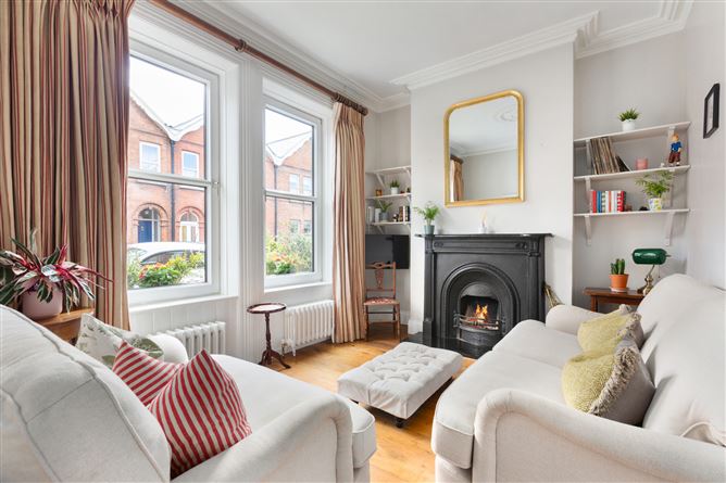 https://photos-a.propertyimages.ie/media/7/8/1/4956187/10ce8df3-581c-482c-949e-a2e5fc4a3354_l.jpg