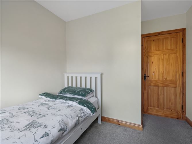 24 Lisbaun, Claremount, Claremorris, Co. Mayo