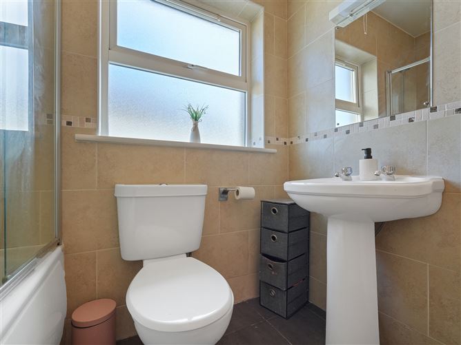 24 Lisbaun, Claremount, Claremorris, Co. Mayo