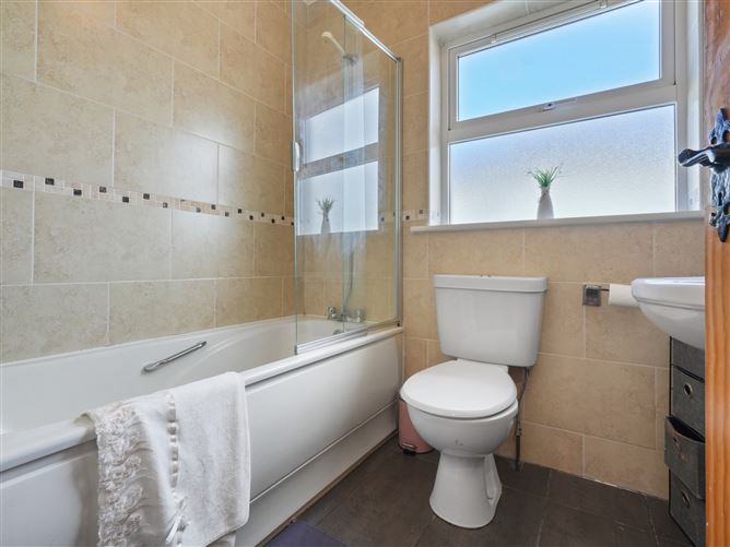 24 Lisbaun, Claremount, Claremorris, Co. Mayo