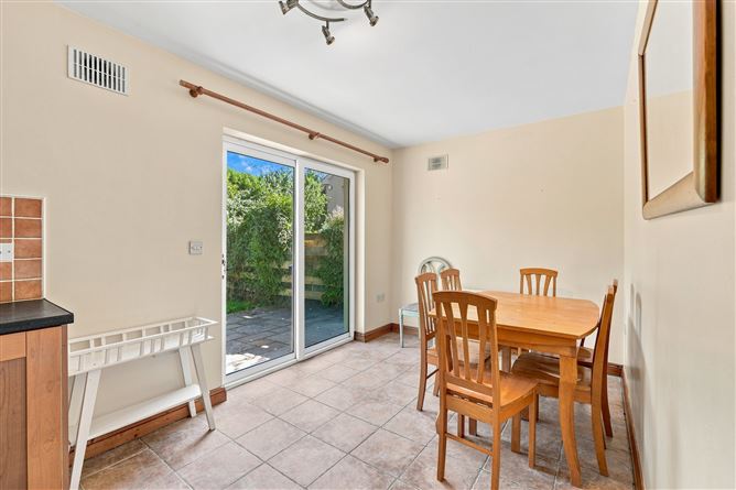 5 Oakwood, Gorey, Wexford