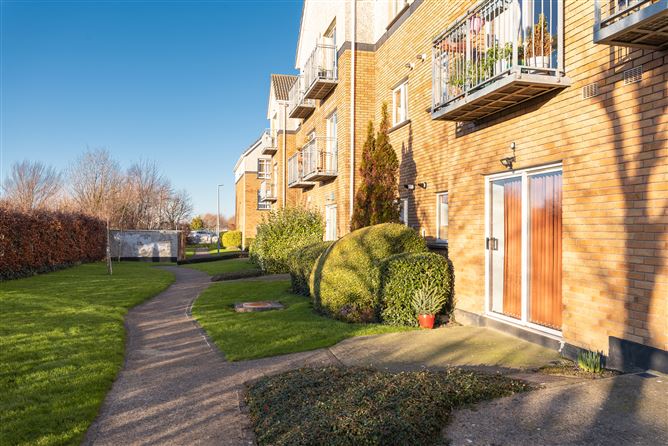 72 Parklands Court, Ballycullen, Dublin 24