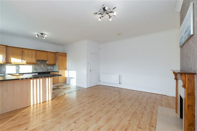 72 Parklands Court, Ballycullen, Dublin 24