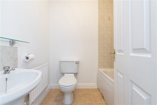 72 Parklands Court, Ballycullen, Dublin 24