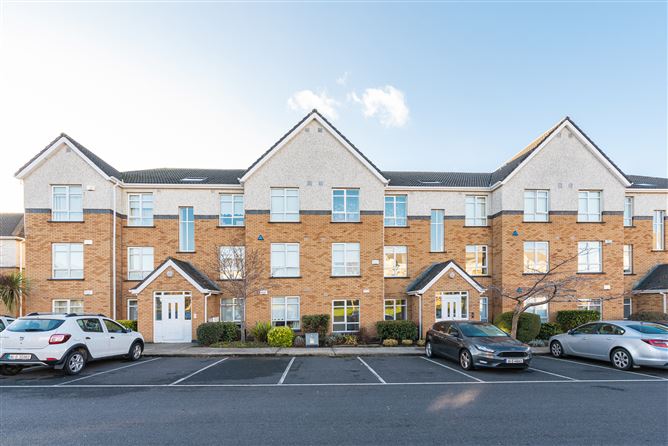 72 Parklands Court, Ballycullen, Dublin 24