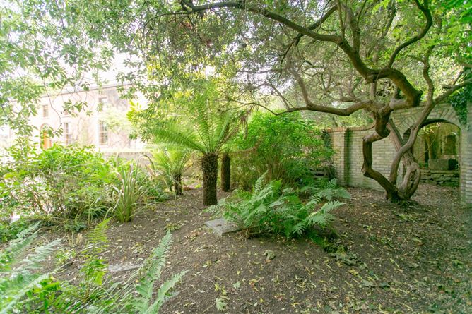Harlech House, Harlech Downs, Clonskeagh, Dublin 14