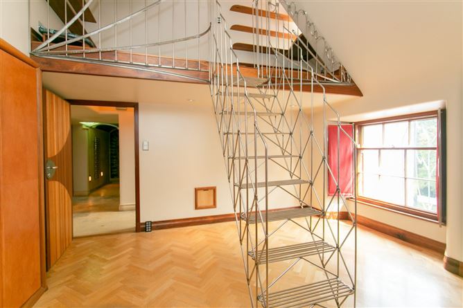 Harlech House, Harlech Downs, Clonskeagh, Dublin 14
