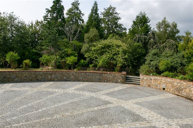 Harlech House, Harlech Downs, Clonskeagh, Dublin 14