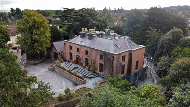 Harlech House, Harlech Downs, Clonskeagh, Dublin 14