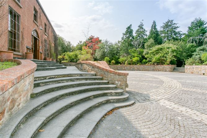 Harlech House, Harlech Downs, Clonskeagh, Dublin 14
