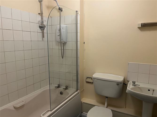 8 Castlewood Bridge St, Mallow, Cork