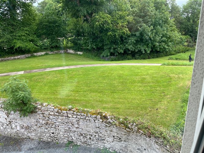 8 Castlewood Bridge St, Mallow, Cork