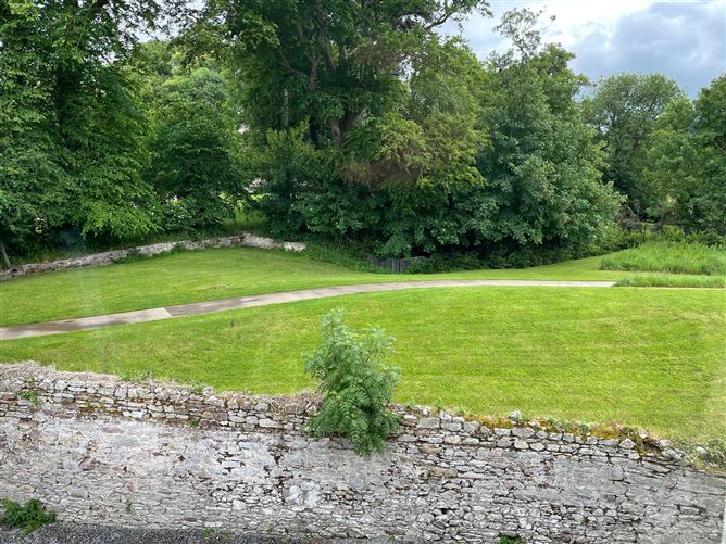 8 Castlewood Bridge St, Mallow, Cork