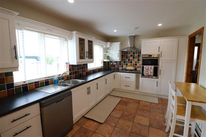 60 Castle Court, Carrick Beg, Carrick-on-Suir, Tipperary