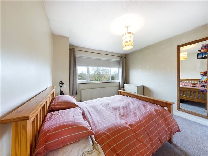 18 Castlelawn, Tulla Road, Ennis, Co. Clare.