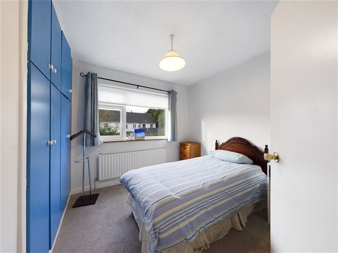 18 Castlelawn, Tulla Road, Ennis, Co. Clare.